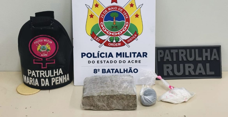 Polícia Militar apreende mais de 1,5 kg de drogas na BR-364, próximo a Sena Madureira